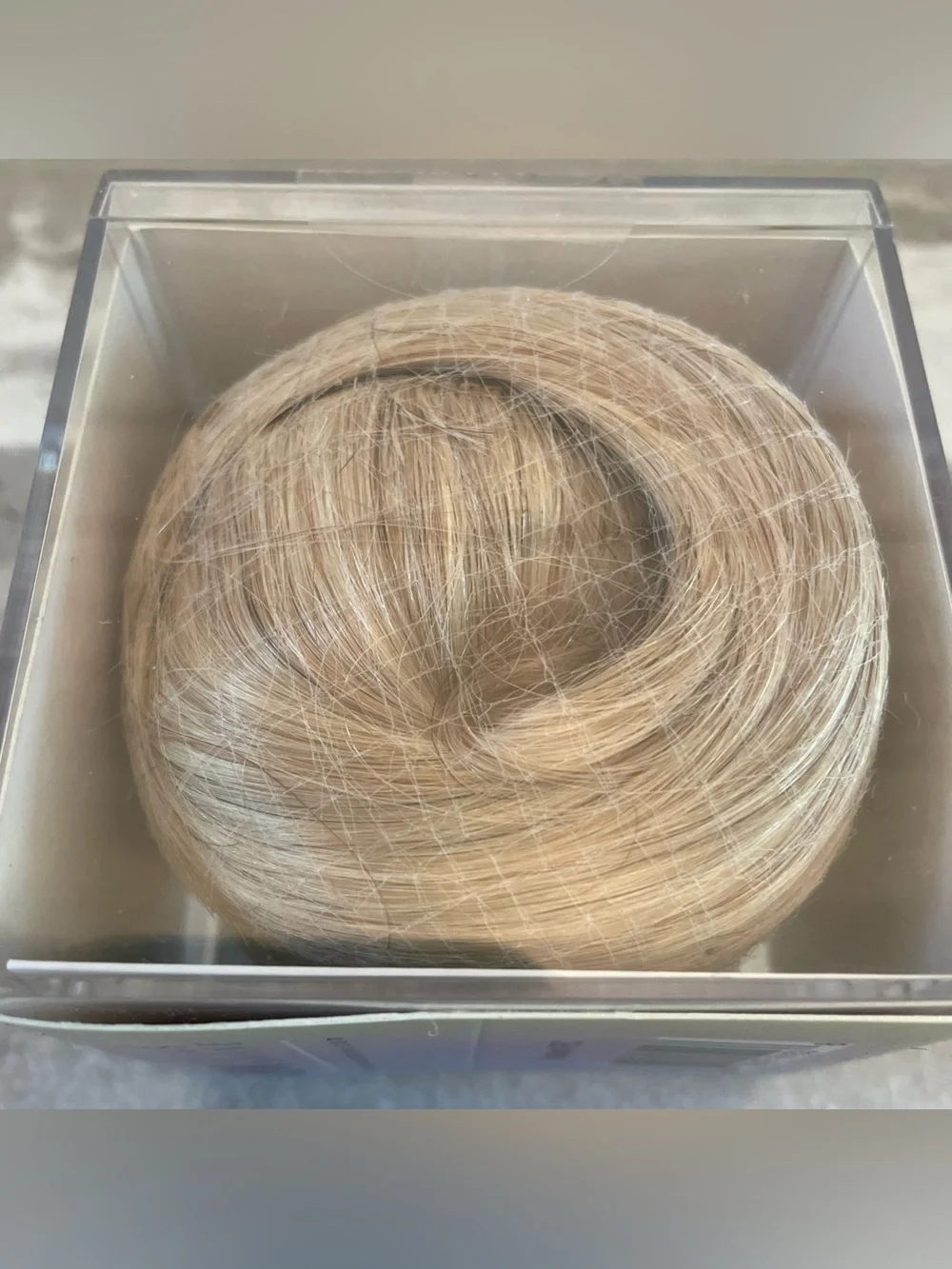 NEW Locks & Mane Hair Extensions 16” Clip-in Toasted Marshmallow 100% Human Hair